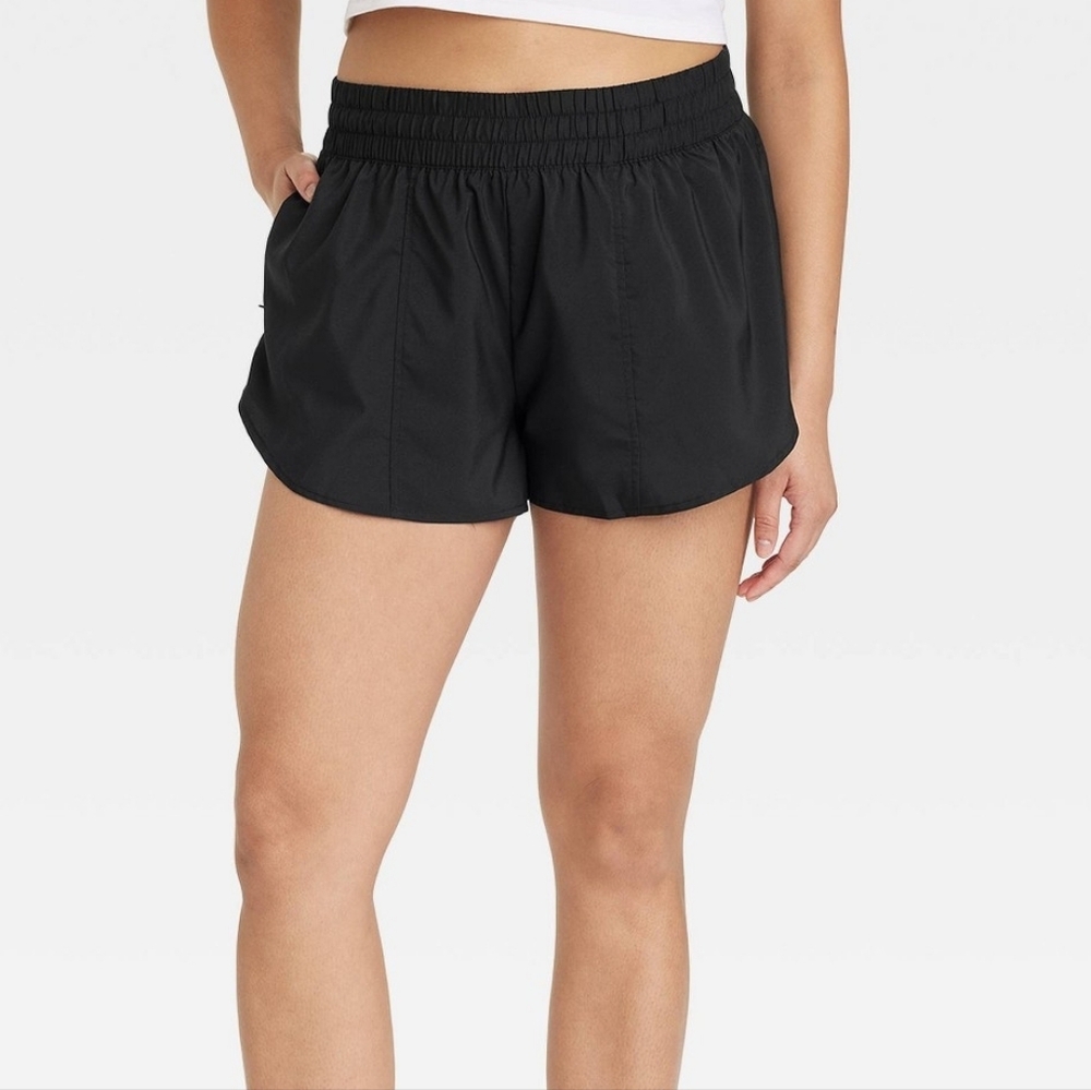 Womens Woven Mid-Rise Run Shorts 3" Black Size Small